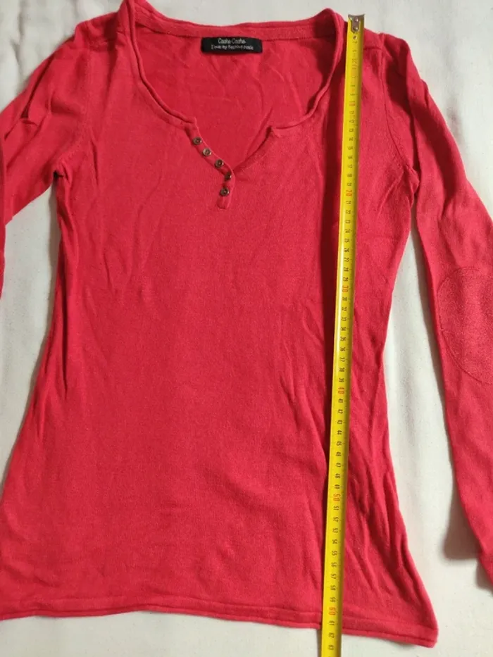 Pull léger Cache Cache rouge col V a boutons, détails paillettes, taille 1. - photo numéro 10