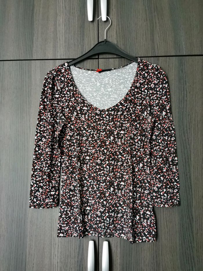 Haut fleuri manches 3/4