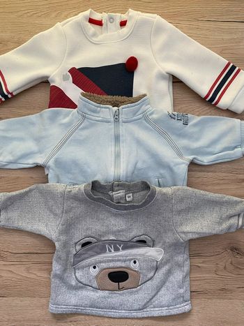 Lot 2 pulls et 1 gilet épais 6 mois