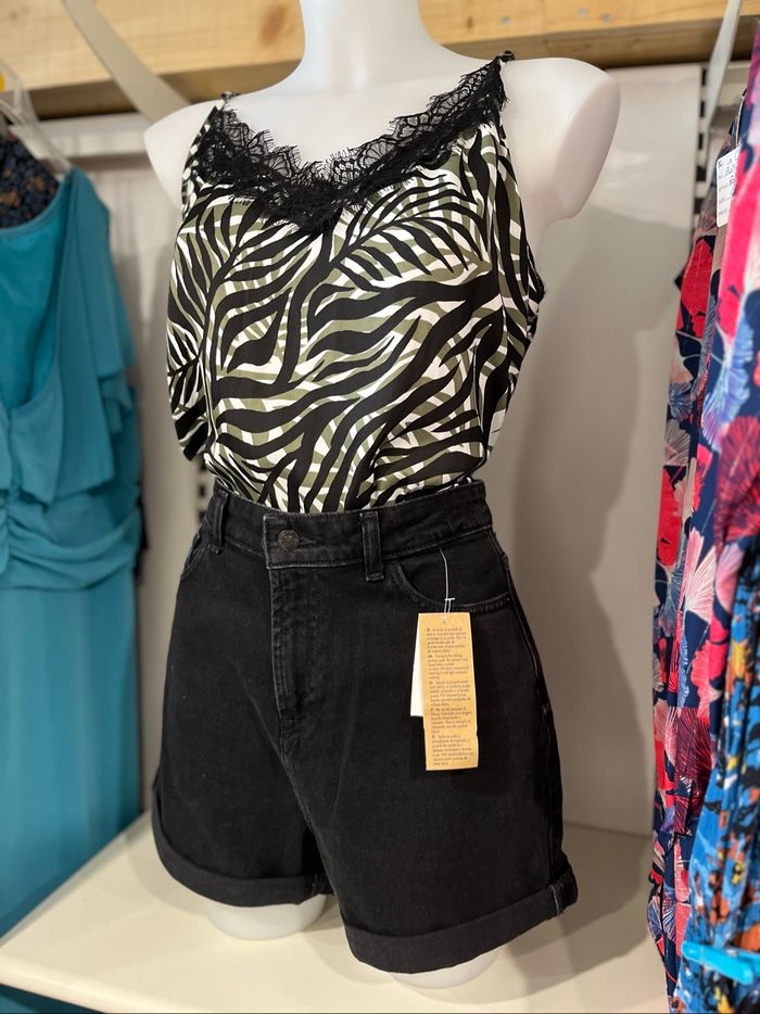 Tenue femme taille 40 - photo numéro 2