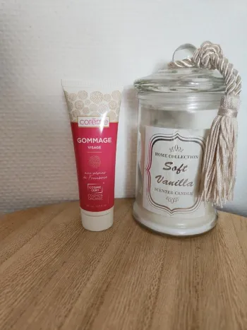 🌺Gommage visage aux pépins de framboise Coreme Paris🌺