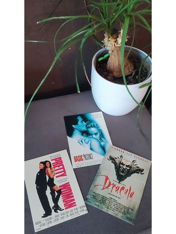 Lot de 3 cartes postales films - Dracula, Basic Instinct, Pretty Woman