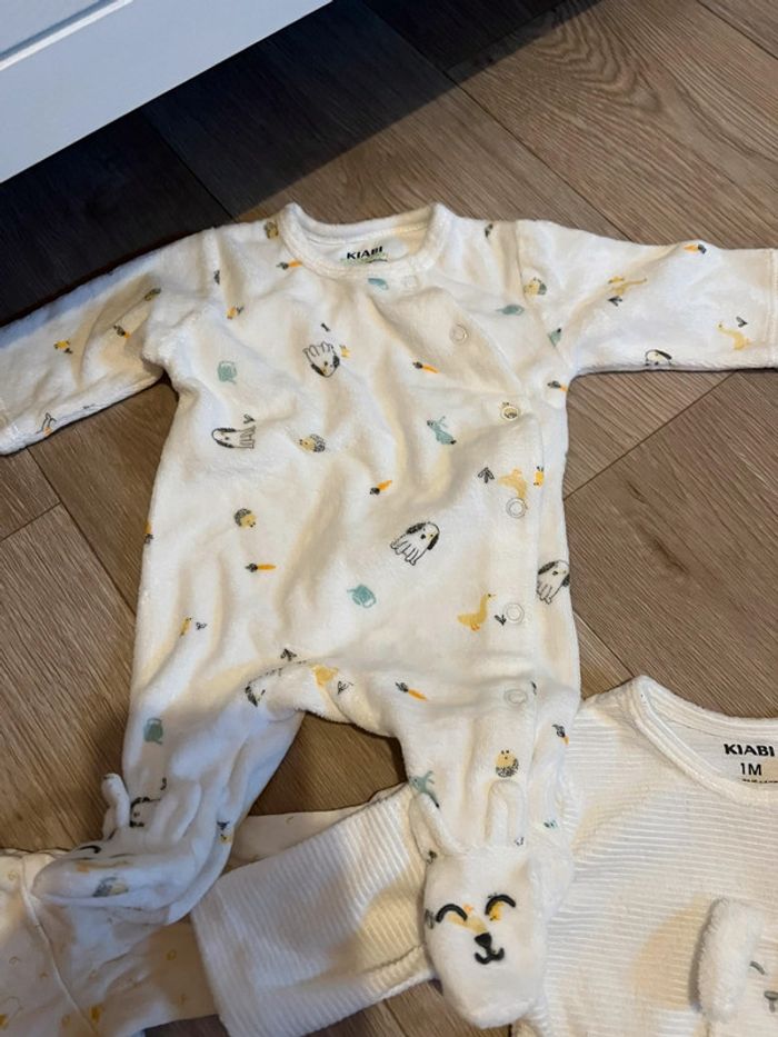 Pyjama BB 1mois neuf - photo numéro 3