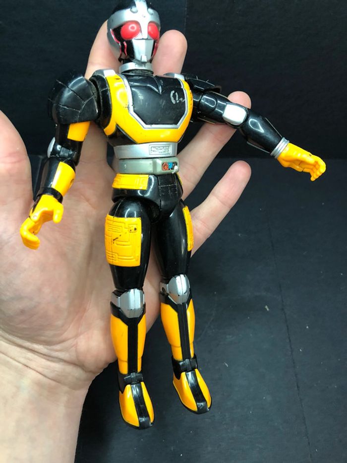 1996 Figurine articulée Bandai masked rider super gold Power Rangers - photo numéro 2