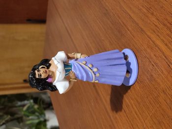 figurine Esméralda - le Bossu de Notre Dame - Disney - vintage