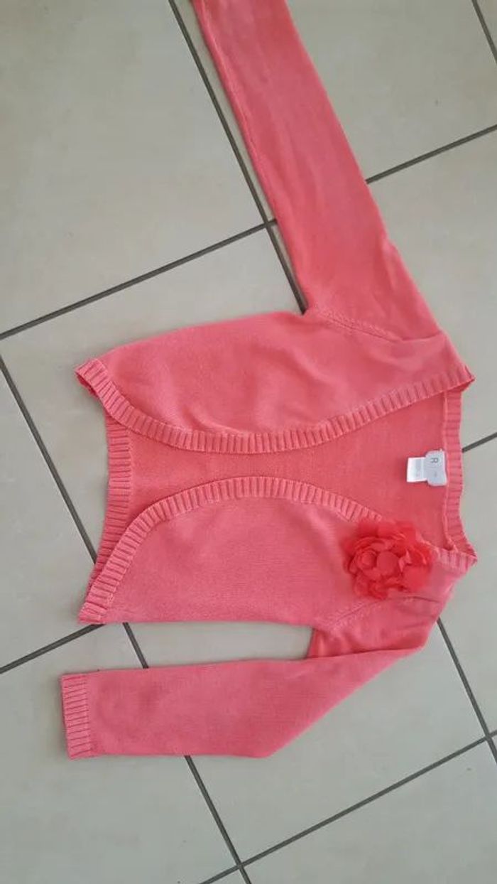 Gilet fille 8 ans avec fleur fantaisie