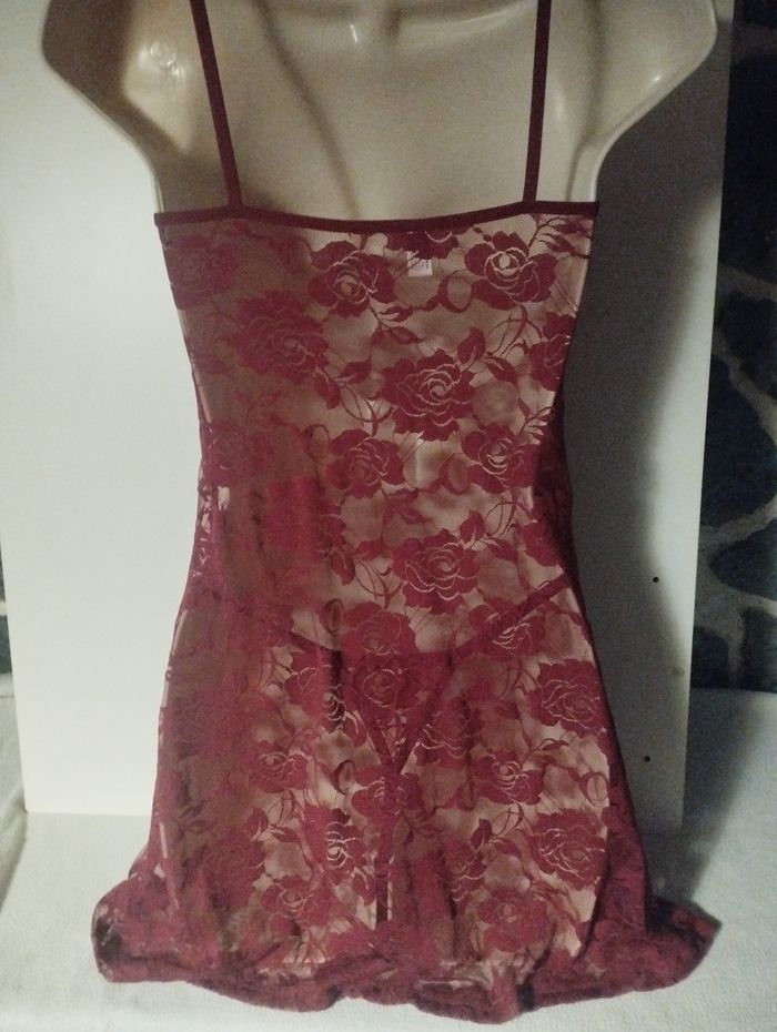 Nuisette neuve avec étiquette imitation dentelle fushia taille M ou L avec string au choix pour la taille - photo numéro 5