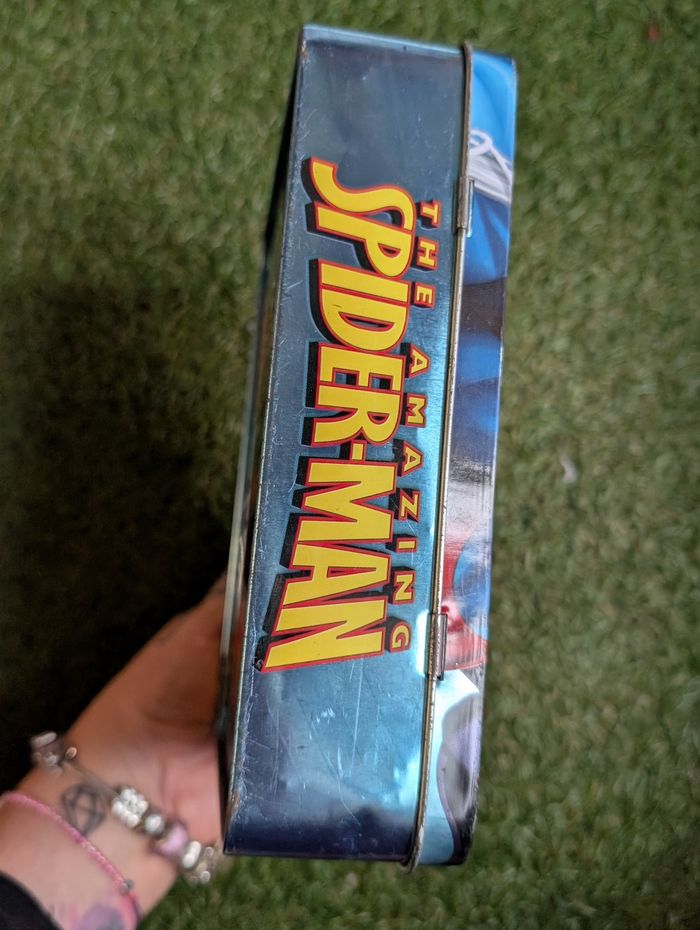 Petite boîte en metal spiderman - photo numéro 5