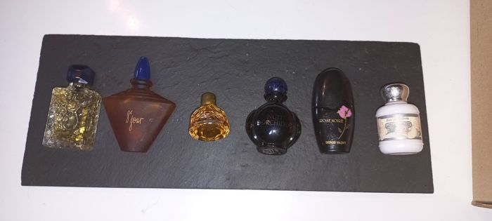 Lot de 13 miniatures de parfums - photo numéro 2