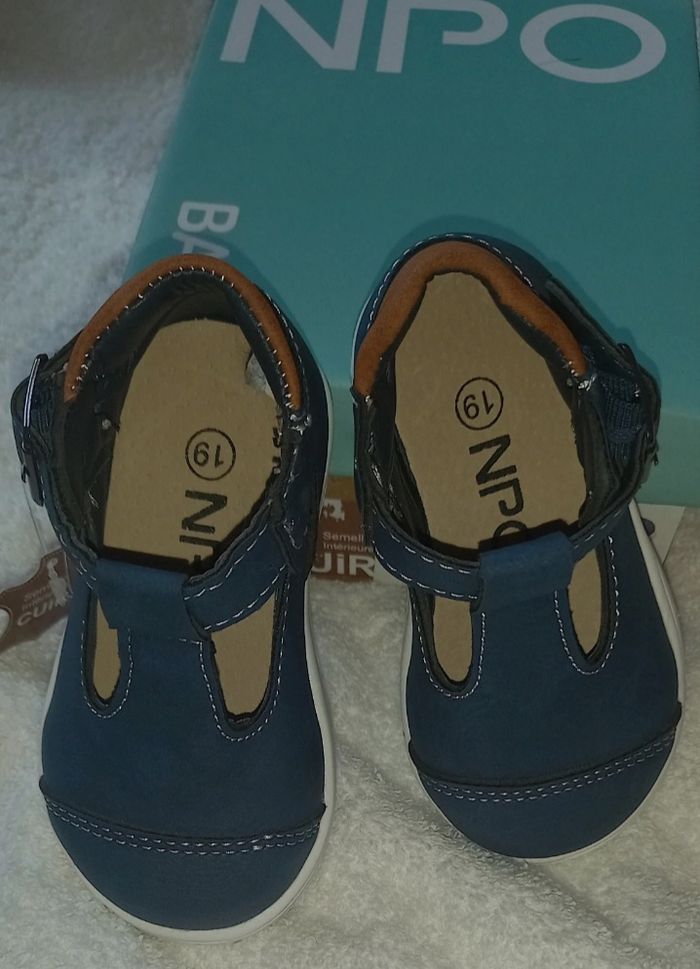Chaussure garçon t 19 - photo numéro 3