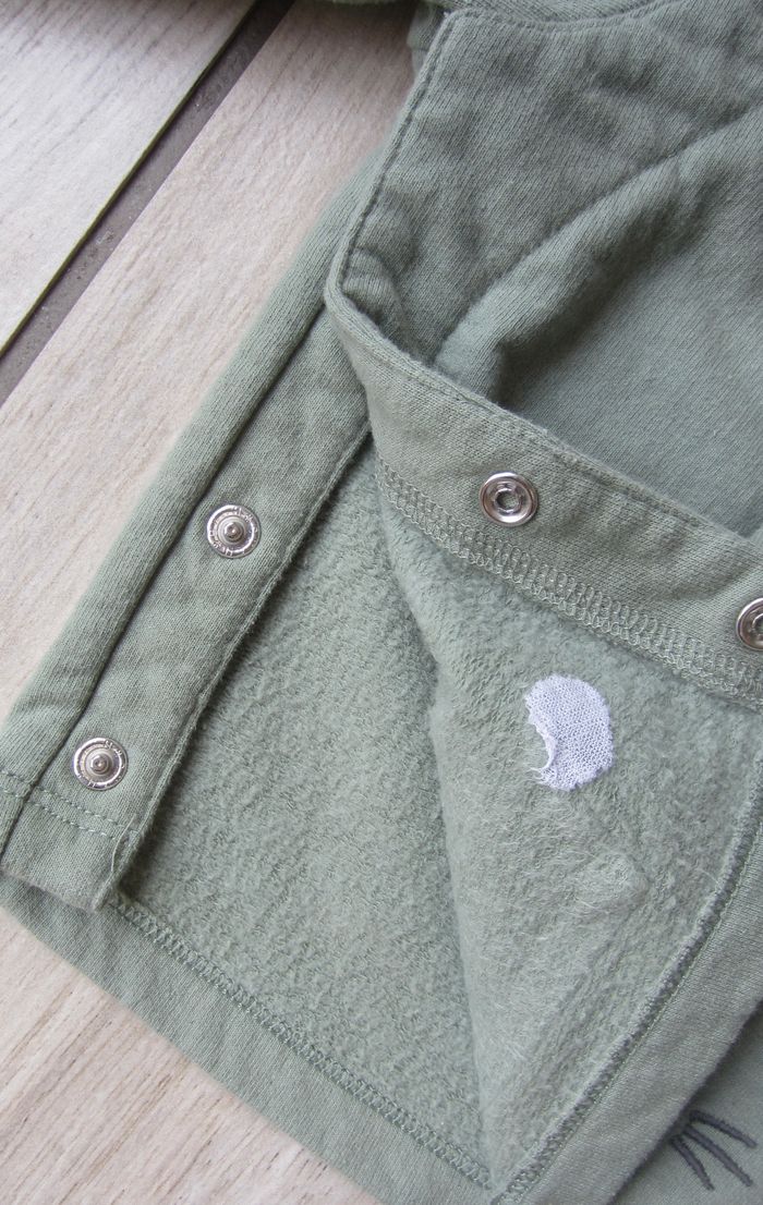 Veste/cache coeur 6 mois - photo numéro 2