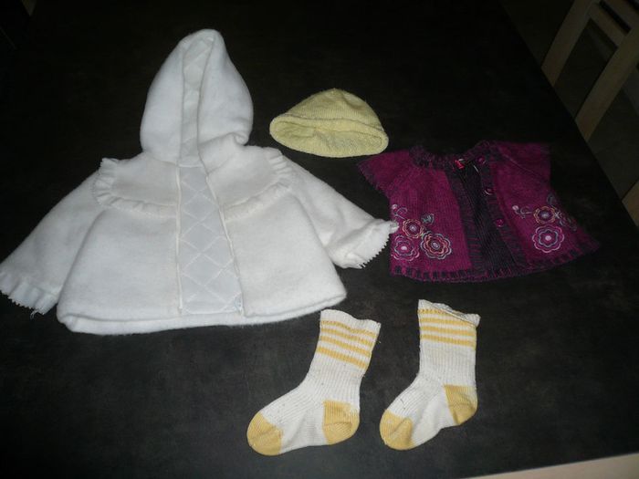 Veste gilet bonnet chaussettes - photo numéro 2