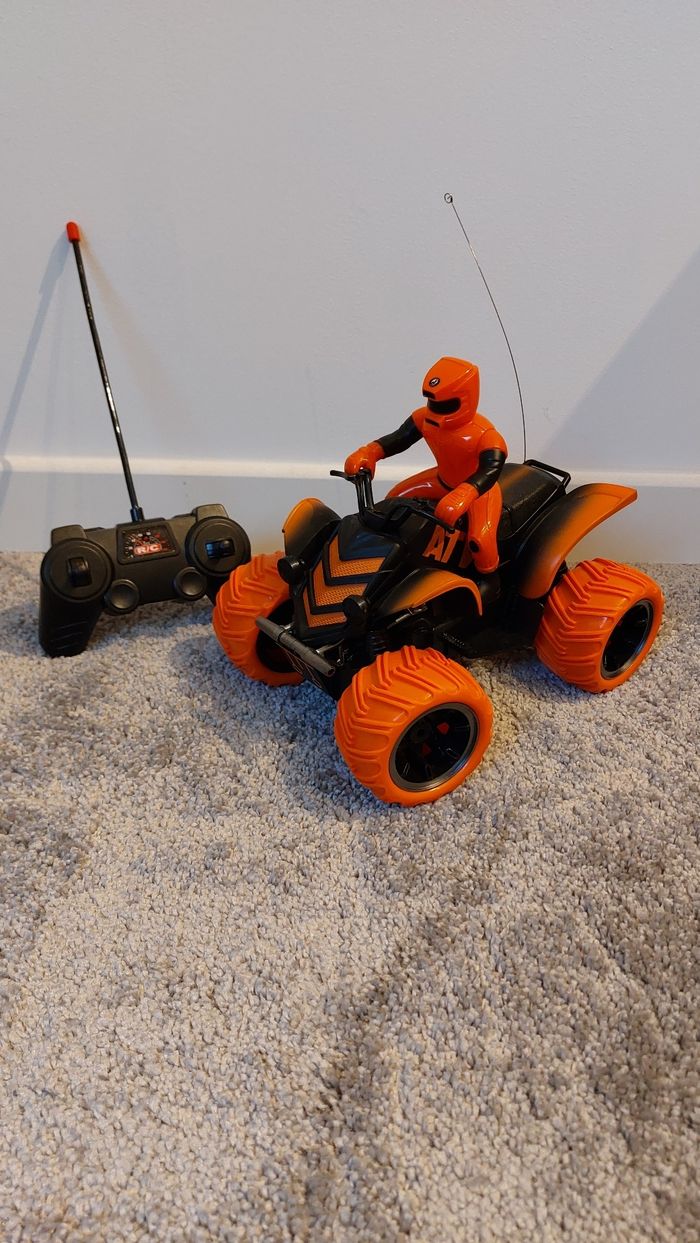 Quad téléguidé Achat occasion Véhicules télécommandés Gifi