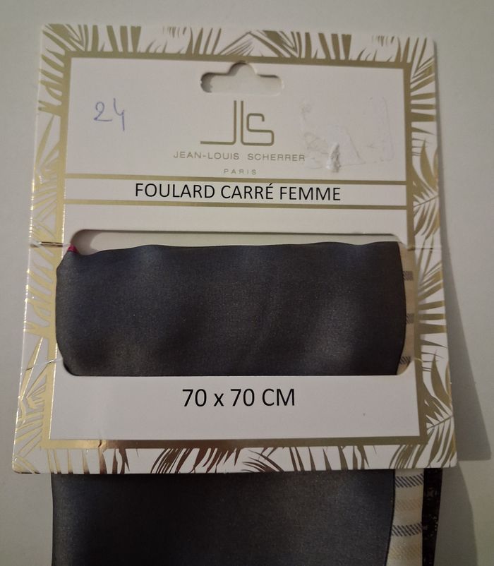 Foulard carré imprimé satiné - photo numéro 5