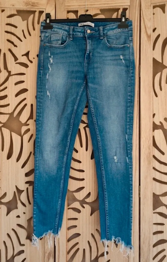 Jean skinny 7/8 ème bas effilés T 38 Zara - photo numéro 2
