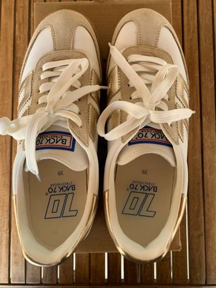 Basket Back 70 doré/beige/blanc ETAT NEUF - photo numéro 2