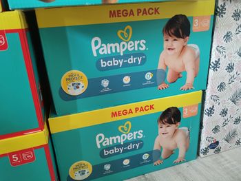 Lot 2 cartons pampers taille 3