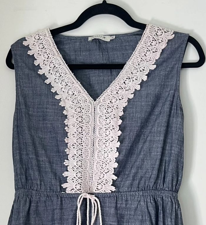 Robe courte sans manches avec broderie Taille M - photo numéro 2