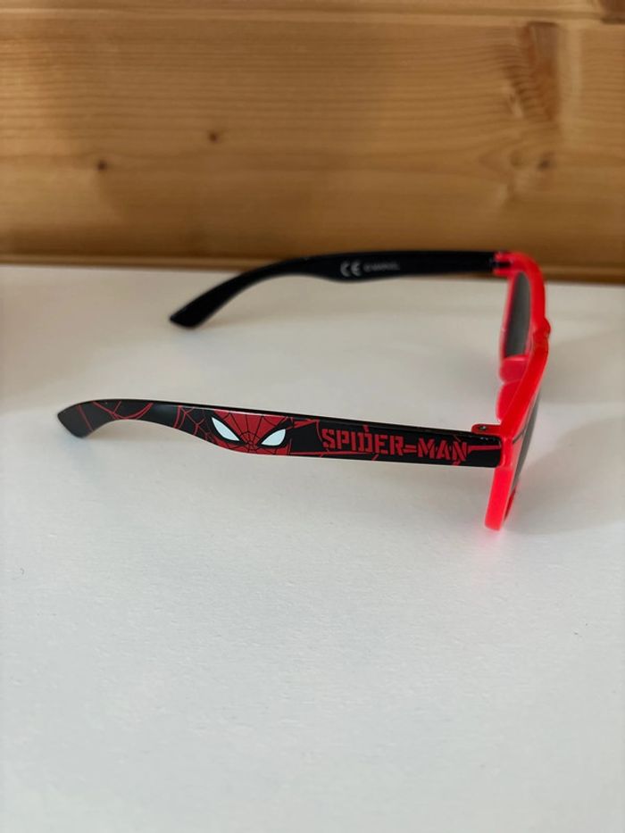 Lunettes de soleil Spiderman - photo numéro 2