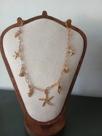 Collier étoile de mer acier inoxydable or doré coquillage porcelaine summer
