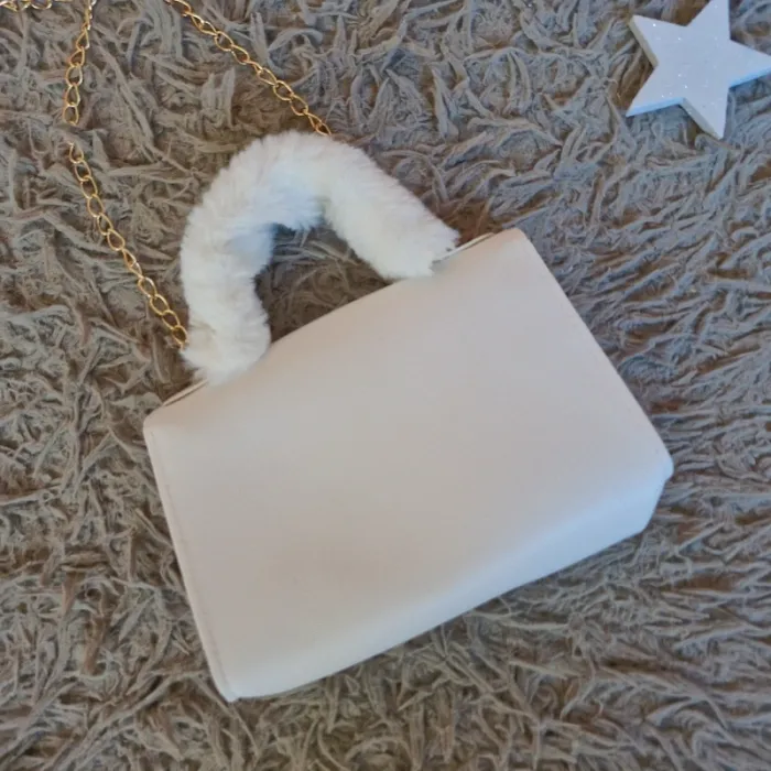 👜 Mini sac blanc avec moumoute - photo numéro 3