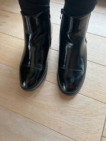 Vends bottines vernis noir philov de chaussea taille 38 état satisfaisant