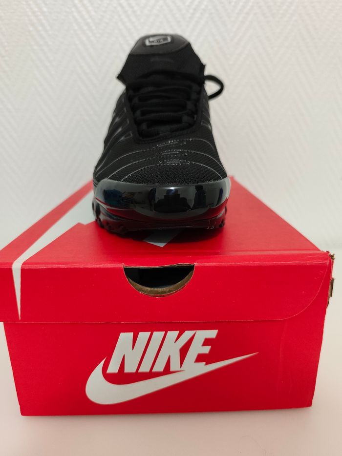 Nike air Max plus taille 43 Neuf avec étiquettes et emballage. - photo numéro 6