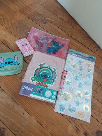 Ensemble  accessoires stitch