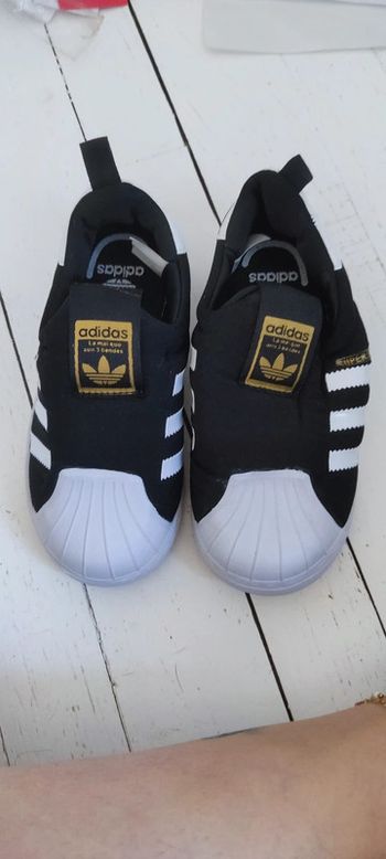 2 paires de chaussures