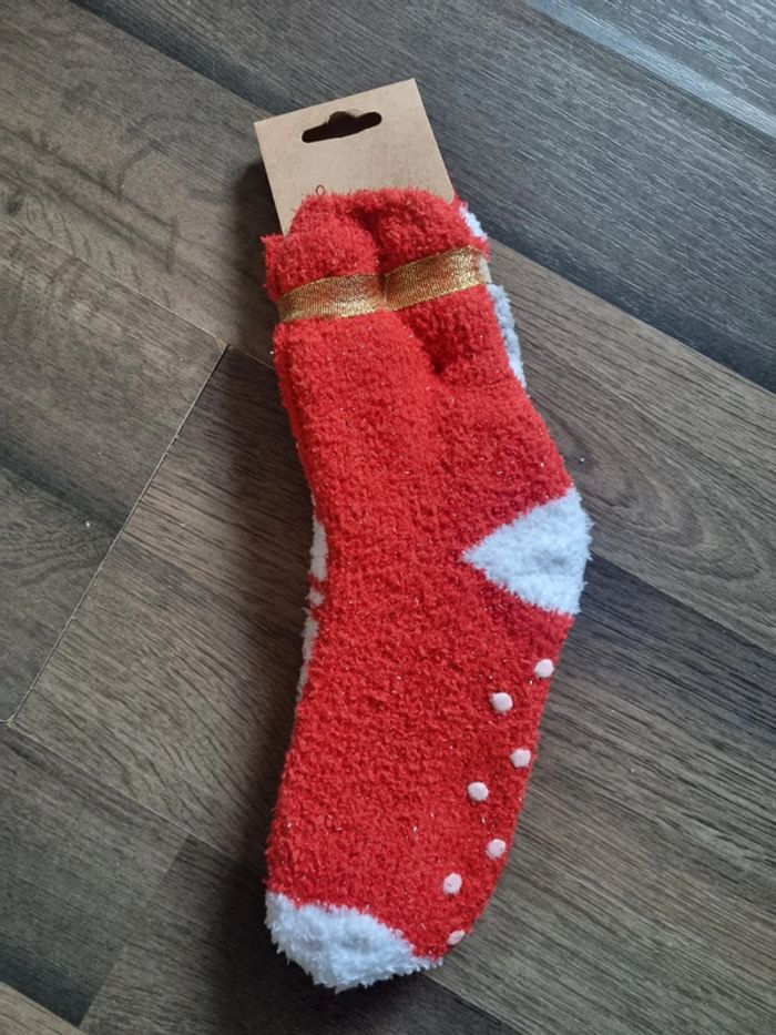 Chaussettes d'hiver antidérapantes thème Noël. Taille 36-41. NEUVES - photo numéro 2
