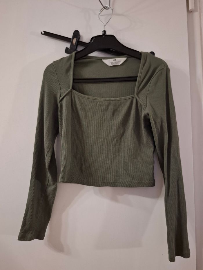 Blouse fille taille 10/11 ans en très bon état - photo numéro 2