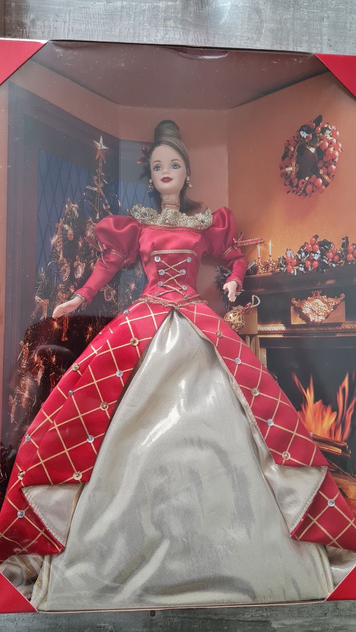 Holiday Treasures Barbie 1999