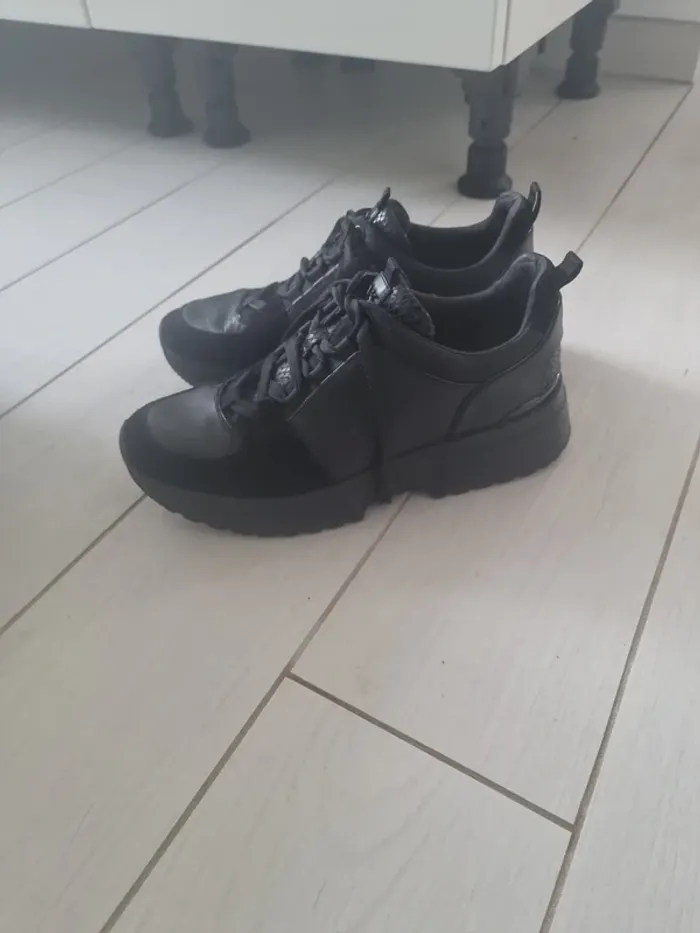 Baskets MK cuir
