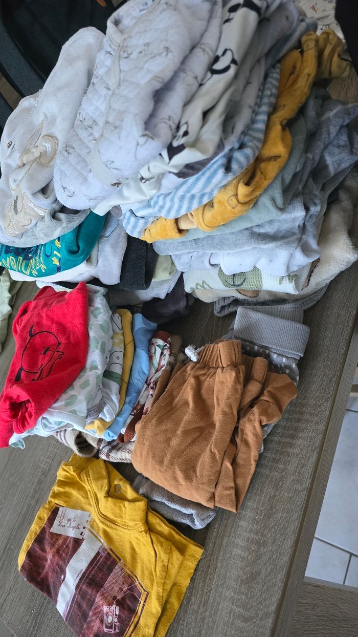 Lot vêtements 1 et 3 mois
