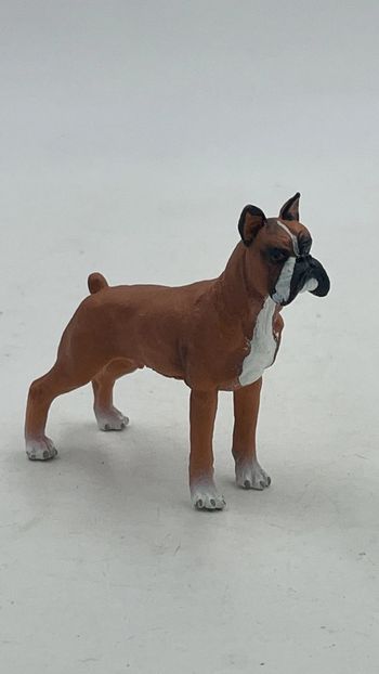 Figurine chien Boxer Papo 2011