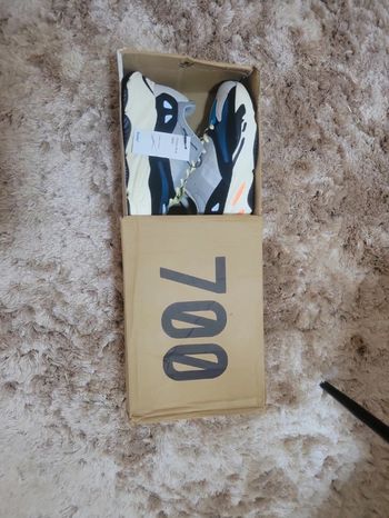  Yeezy Boost — Neuves / Jamais portées