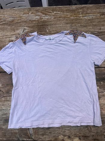 TEE shirt mango taille S étoiles strass épaules