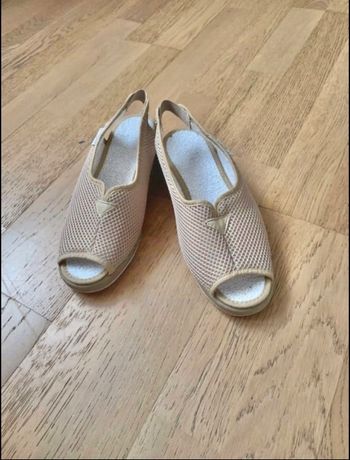 Chaussures confort taille 38 neuves