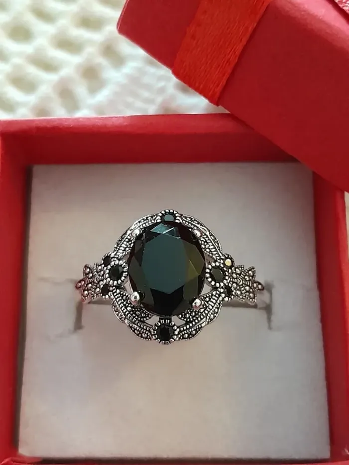 Bague, avec grande pierre noire, entourée de strass, taille 60 - photo numéro 3