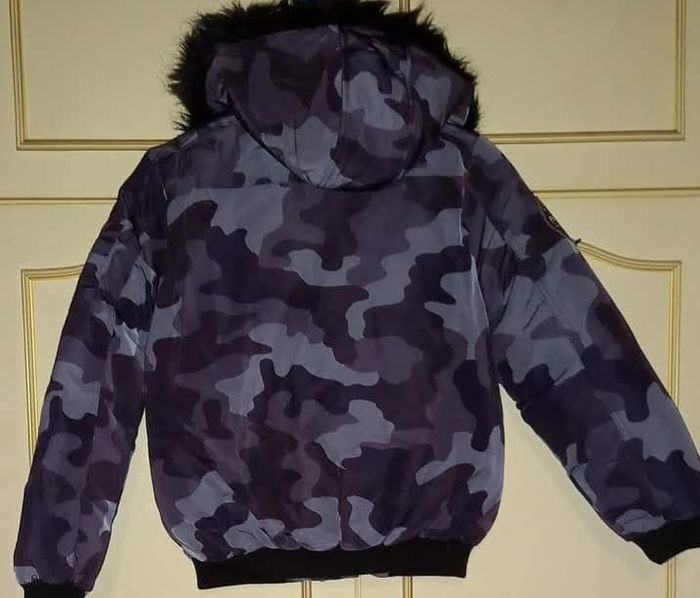 Blouson parka Deeluxe 14 ans neuf
Neuf 79,99euros - photo numéro 2