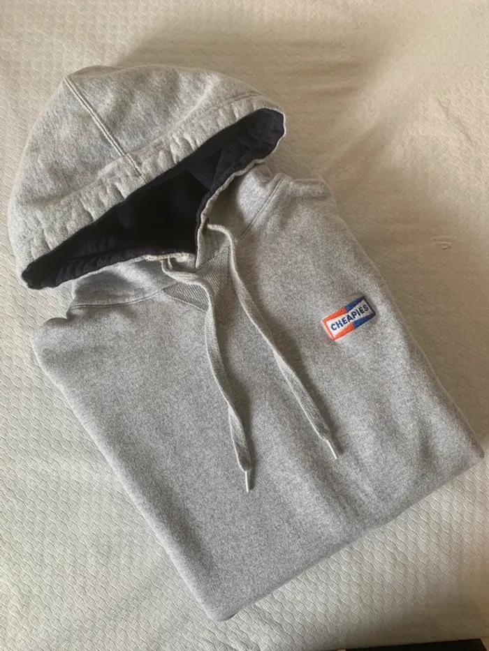 Sweat à capuche gris Champion « Cheapies » style unique - photo numéro 2