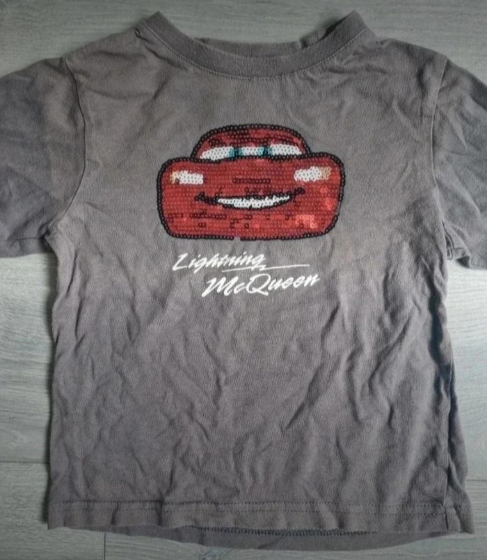 ​Tee-shirt  Manche Longue enfant Disney Cars Flash McQueen gris taille 4 ans Tres bonne etat