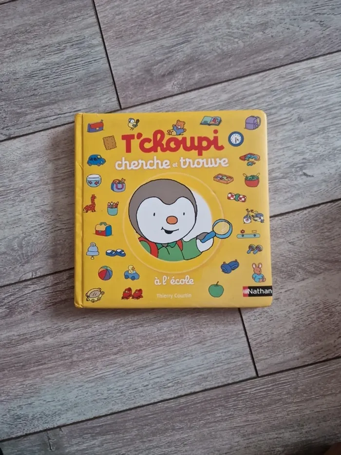Tchoupi cherche et trouve