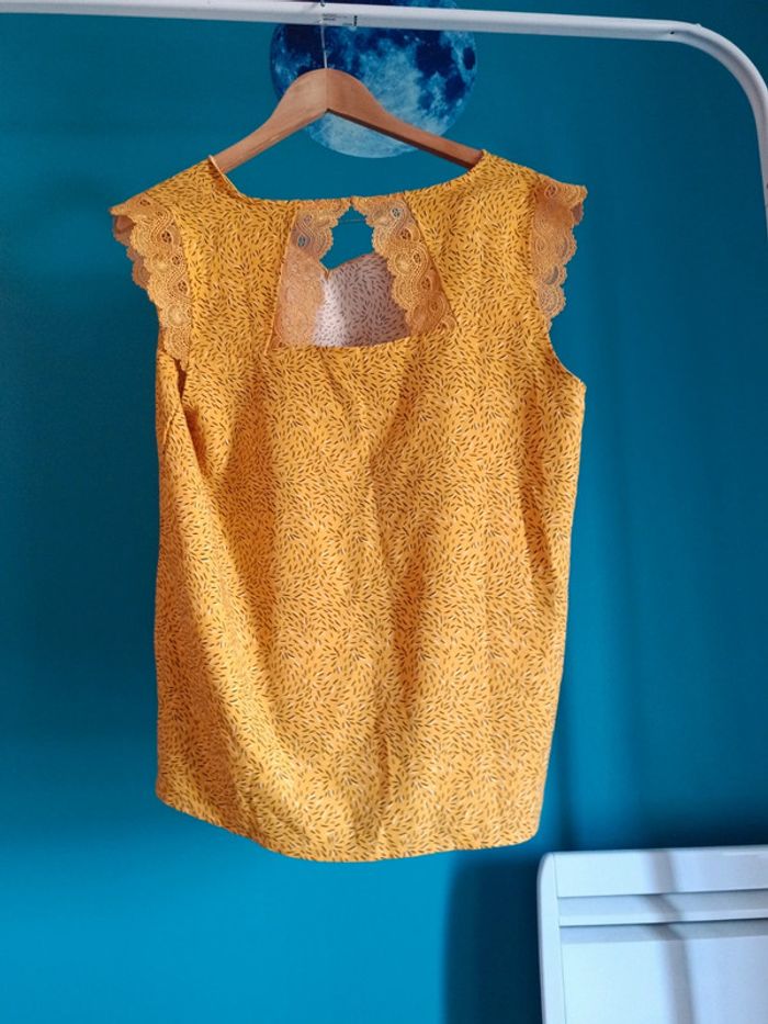 Débardeur jaune - photo numéro 2