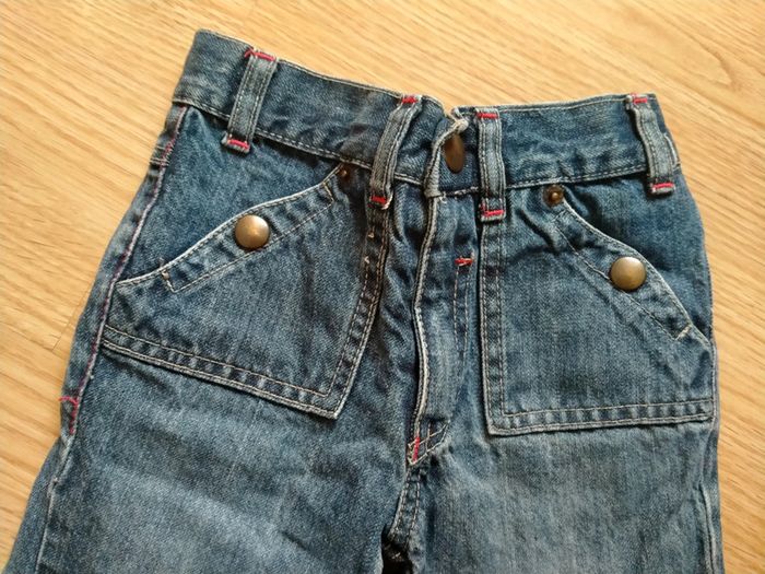 Pantacourt en jean. Filles .Tape a l'oeil.
Taille 4 ans - photo numéro 3