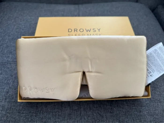 Masque de sommeil en soie Drowsy « L’amour Gold » - photo numéro 4