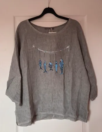 Haut oversize lin gris avec motifs poissons