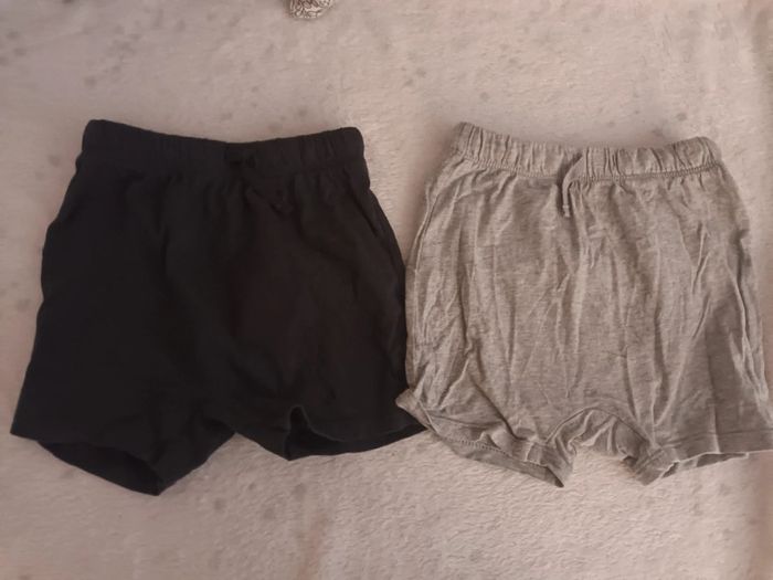Lot de 2 Shorts 2 ans