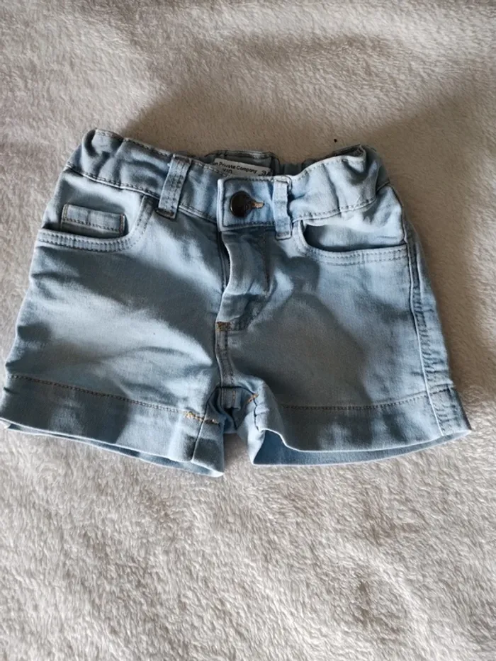 Short 3 ans