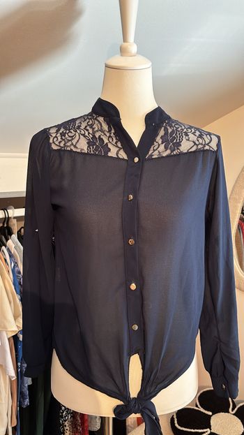 Chemise bleu marine dentelle Boutique Indépendante T40